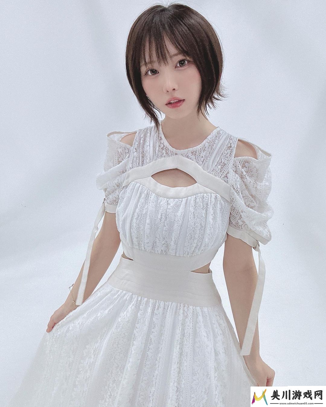 纳西妲开襟开叉裙鞋子选择